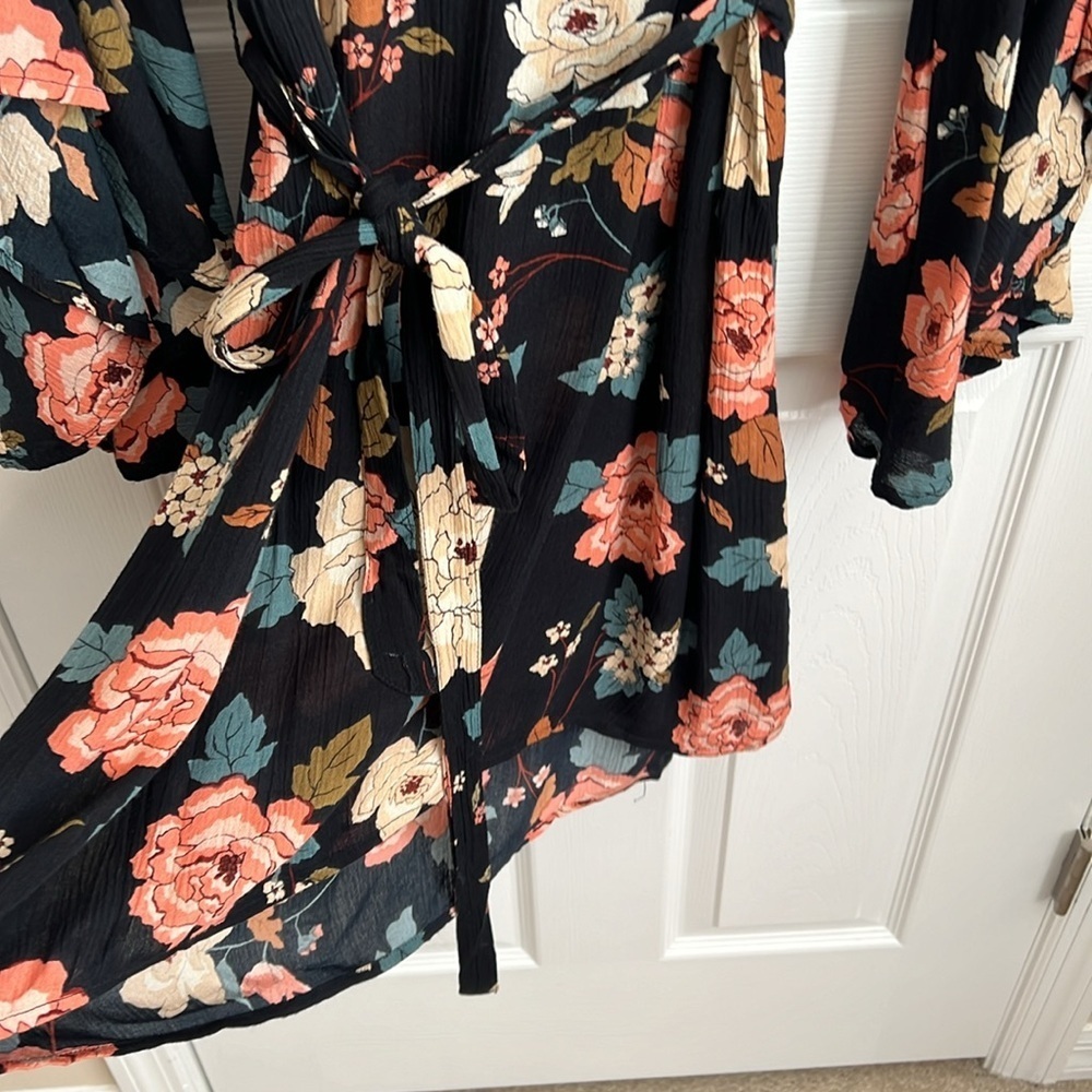 Ladies‎ Billabong size small dress - Picture 5 of 8